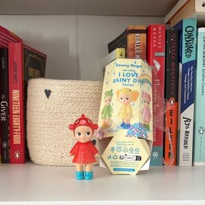 Sonny angels rainy days displayed only no flaws goldfish